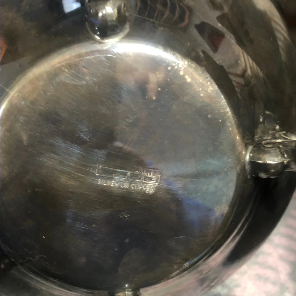 Classic Silver-Tone Tea/Coffee Pot - Elegant Metal Serving Pitcher
